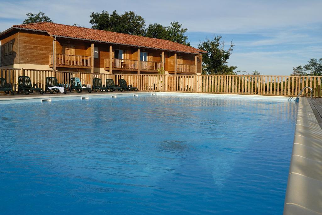 Madame Vacances - Residence Du Golf D'Armagnac 欧兹 客房 照片