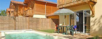 Madame Vacances - Residence Du Golf D'Armagnac 欧兹 外观 照片