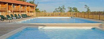 Madame Vacances - Residence Du Golf D'Armagnac 欧兹 外观 照片